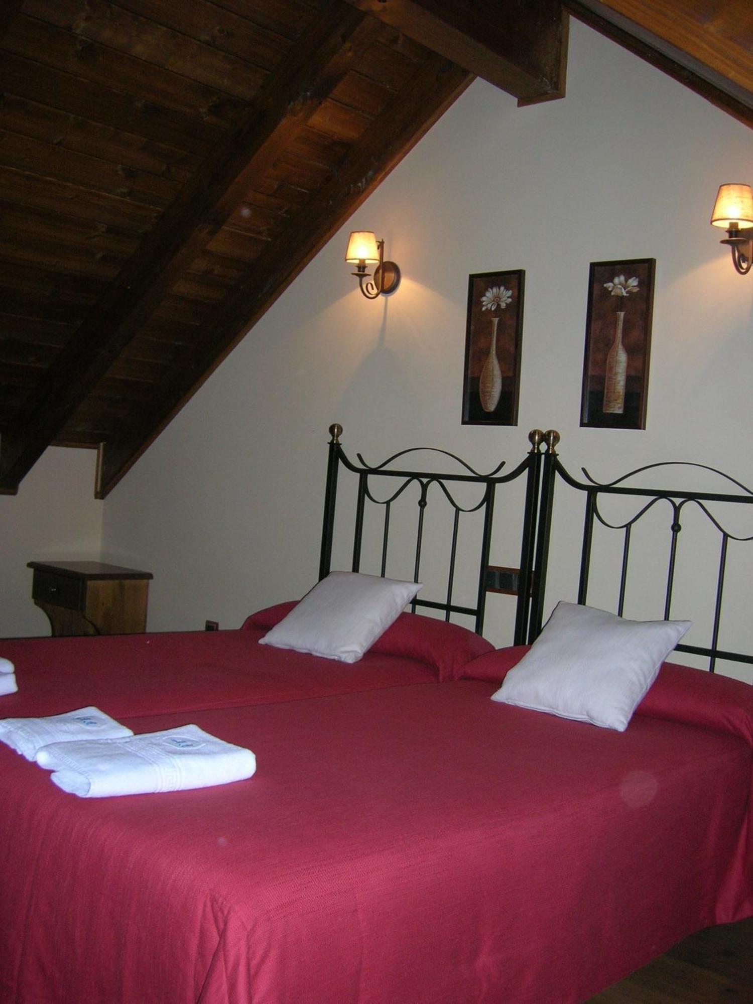 Apartamentos Turisticos Lavedan Tramacastilla de Tena Bagian luar foto