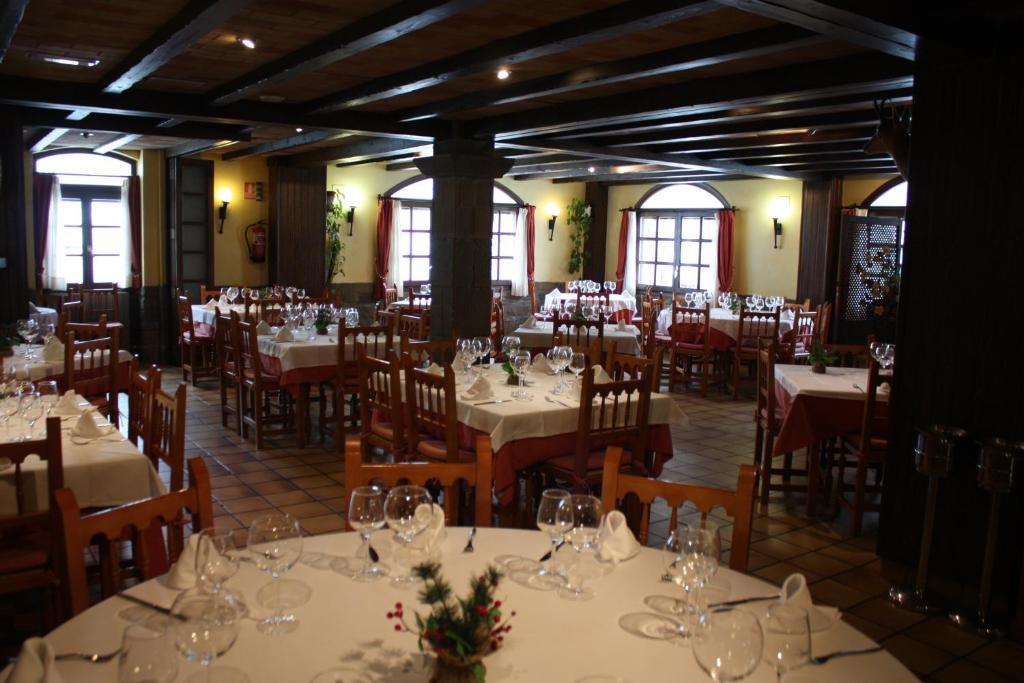 Apartamentos Turisticos Lavedan Tramacastilla de Tena Bagian luar foto