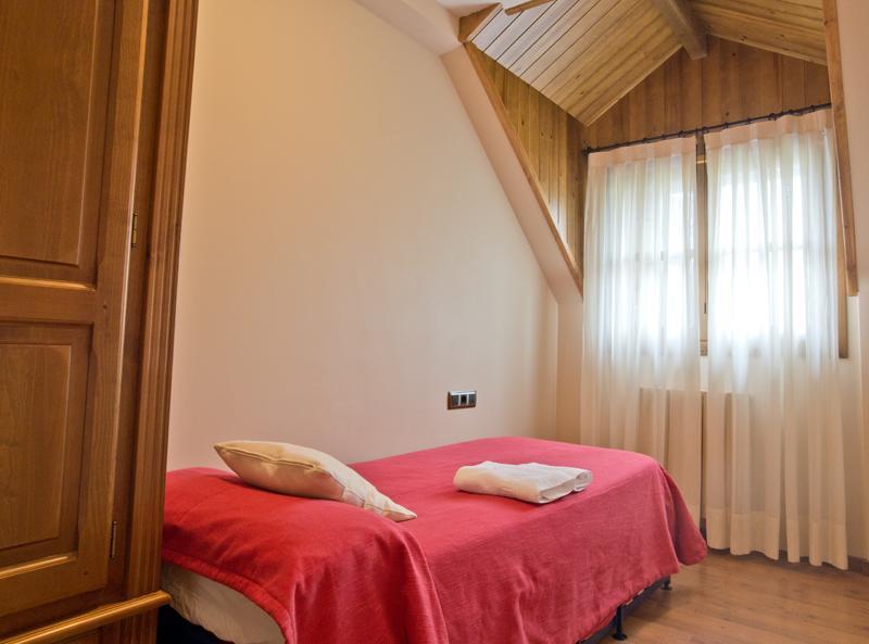Apartamentos Turisticos Lavedan Tramacastilla de Tena Bagian luar foto