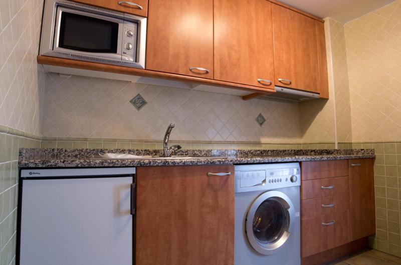 Apartamentos Turisticos Lavedan Tramacastilla de Tena Ruang foto