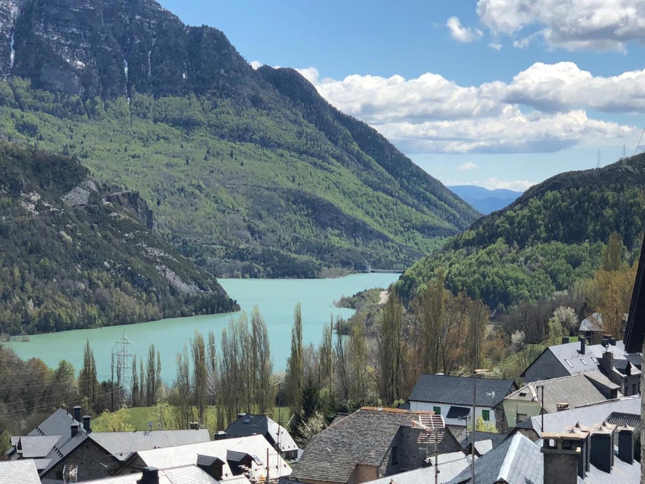Apartamentos Turisticos Lavedan Tramacastilla de Tena Bagian luar foto