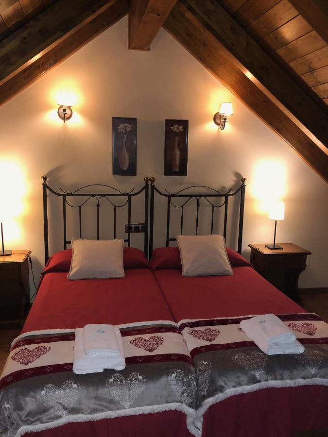 Apartamentos Turisticos Lavedan Tramacastilla de Tena Bagian luar foto