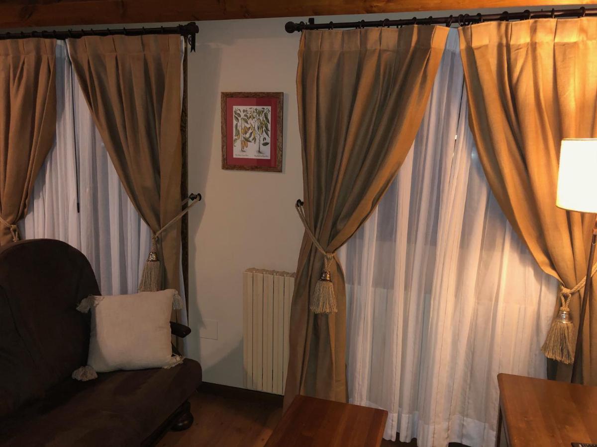 Apartamentos Turisticos Lavedan Tramacastilla de Tena Bagian luar foto